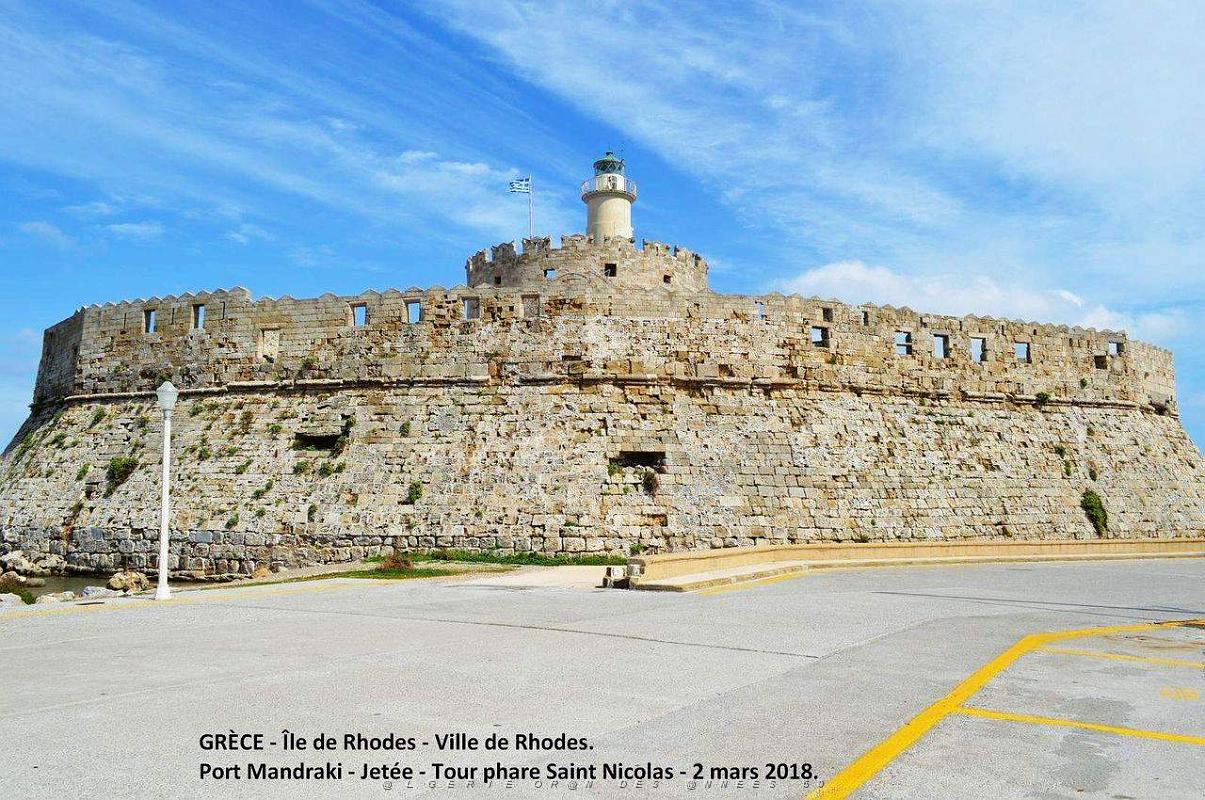 098- Rhodes ville et port d'honneur.JPG